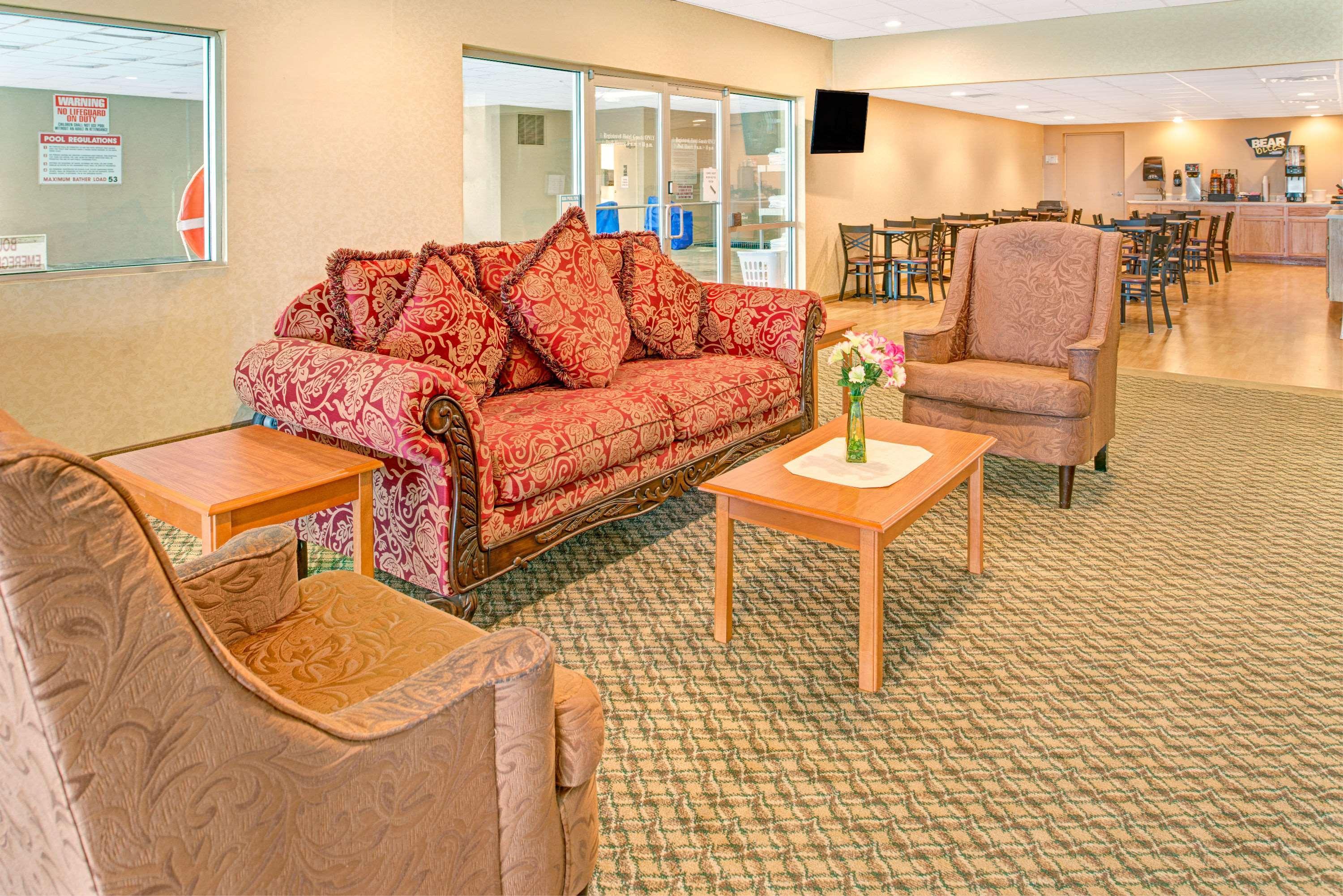 Travelodge By Wyndham Lincoln Airport I-80 Extérieur photo